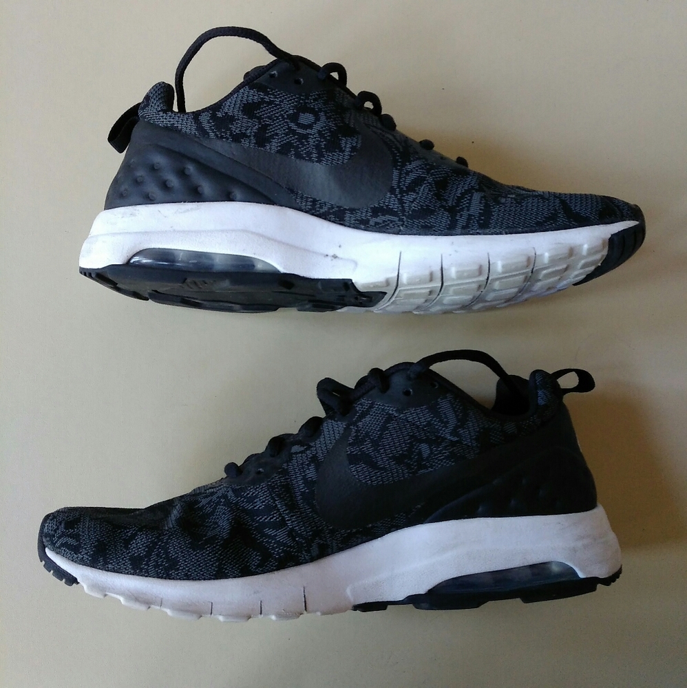 Air Max Motion LW ENG 'Black/White'